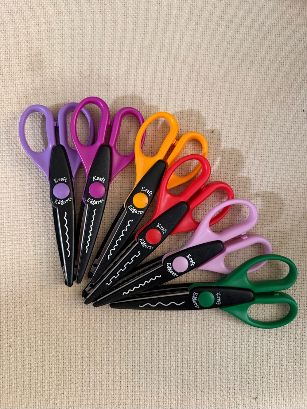 Decorative Edge Scissors Set of 18 - Assorted Colors and Brands - Picture 4 of 5